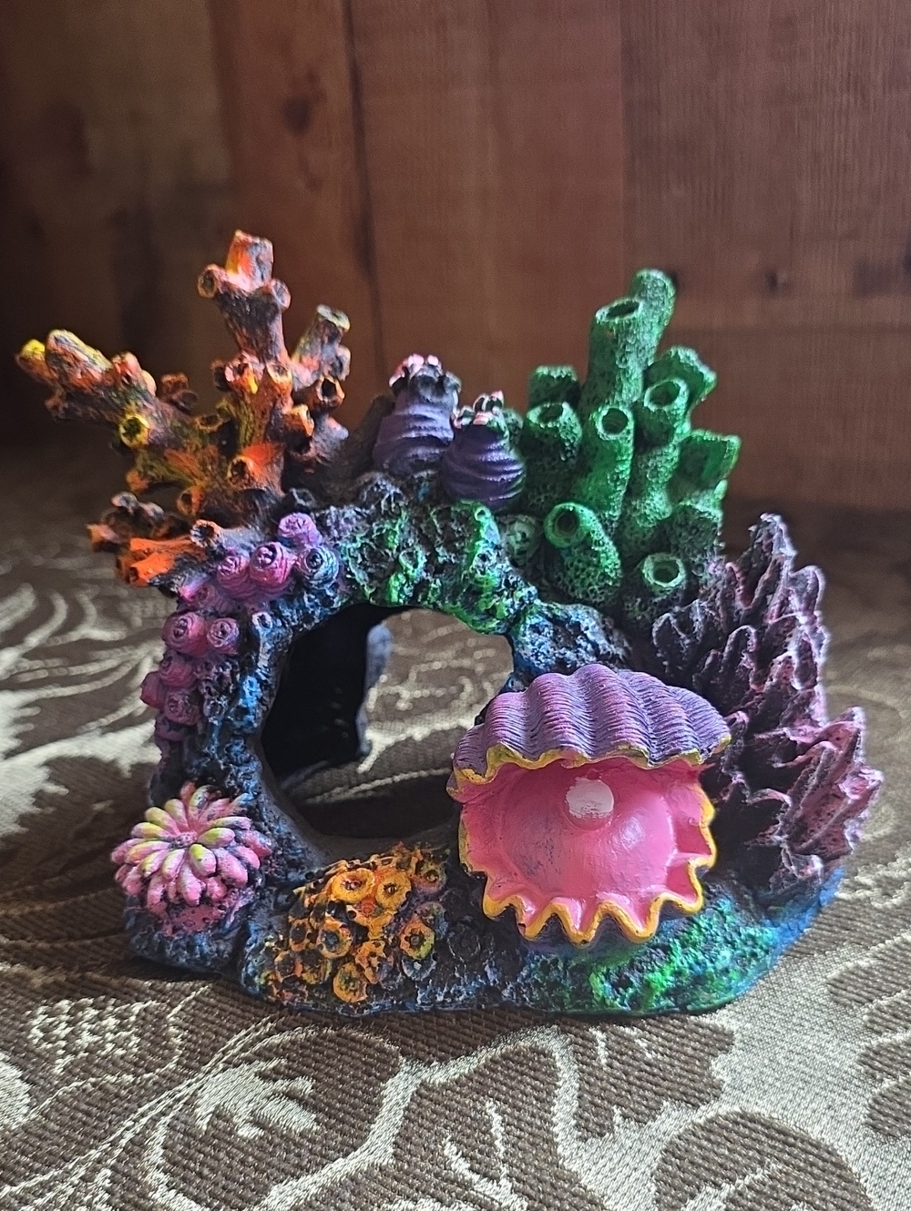 Colorful Coral Reef Aquarium Ornament with Pink Clam